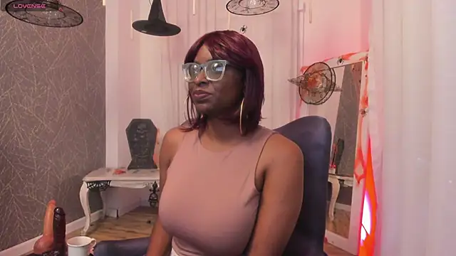 Snapshot of LolaJenkinss chatting on November 2025 01:21:02 PM LolaJenkinss online show from November 2025 01:21:02 PM