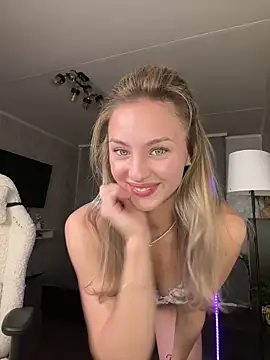 Mally Say online show from October 2025 08:31:01 PM