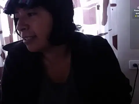 Acelinrose online show from April 2026 01:22:01 PM