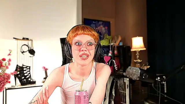 tacodeluxxxe online show from May 2026 09:20:01 PM