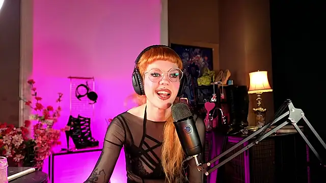 tacodeluxxxe online show from May 2026 01:45:01 AM