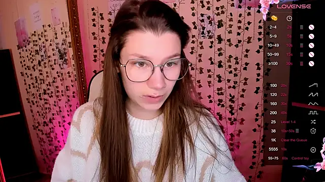 Snapshot of LinaBlossom_ chatting on March 2026 06:59:01 AM LinaBlossom online show from March 2026 06:59:01 AM