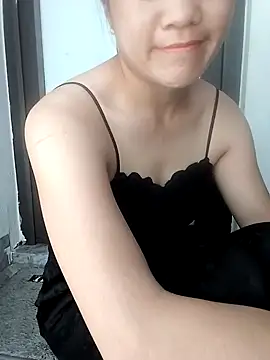 Snapshot of Norah-h chatting on April 2026 05:02:02 AM Norah-h online show from April 2026 05:02:02 AM