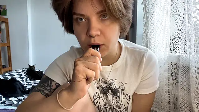 SabrinaFolts online show from September 2025 09:11:02 AM