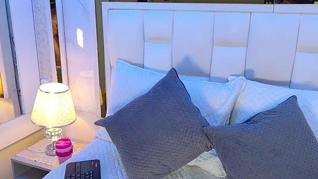 samanthaa sm online show from November 2025 11:53:02 AM