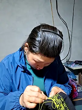 Snapshot of diamond-- chatting on February 2026 12:34:01 PM diamond-- online show from February 2026 12:34:01 PM