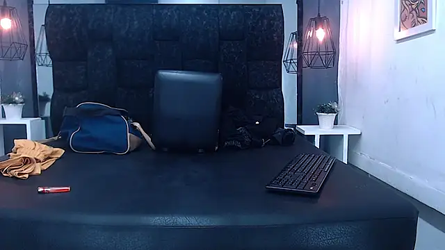 Daniel delux  online show from October 2025 11:38:02 AM