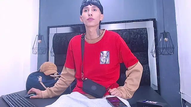 Daniel delux  online show from October 2025 03:29:02 AM