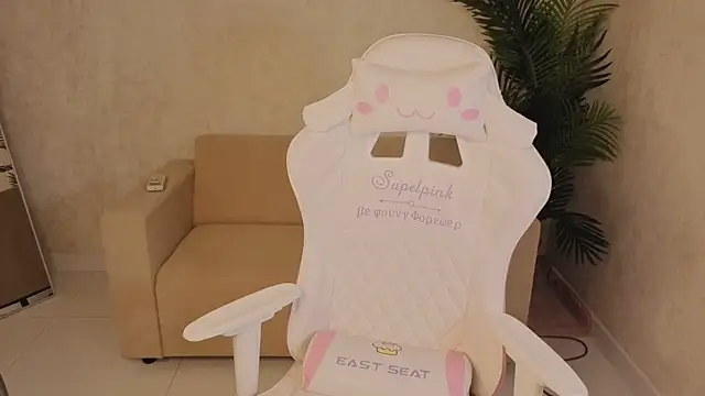 kianawhite online show from February 2026 09:00:02 AM