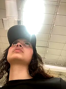 Camila Nyx online show from November 2025 05:46:02 PM