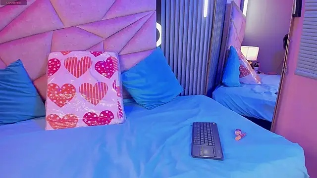 Snapshot of Salome_Duque chatting on October 2025 11:44:02 AM Salome Duque online show from October 2025 11:44:02 AM