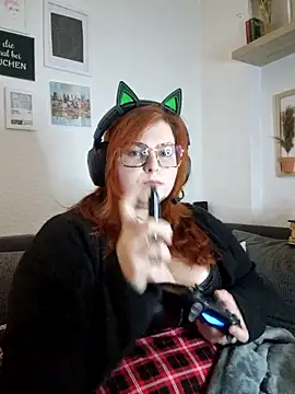 Chrissiosaurus online show from November 2025 02:18:01 PM