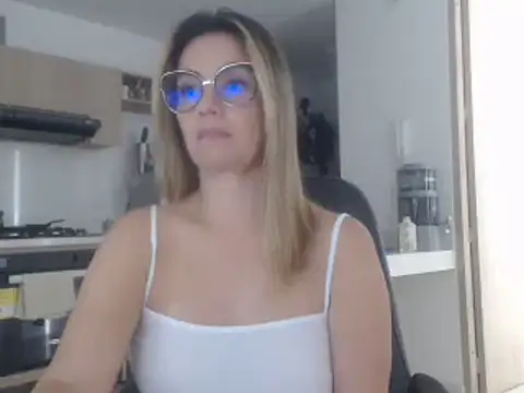 LovePaula online show from March 2025 03:48:02 PM