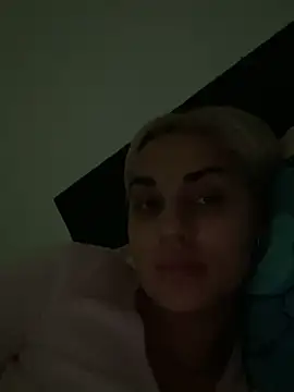 Giullyaxx online show from November 2025 02:27:01 PM