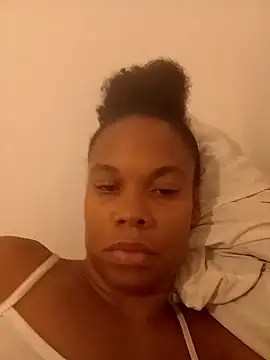 PrettahSantos online show from October 2025 11:49:02 PM