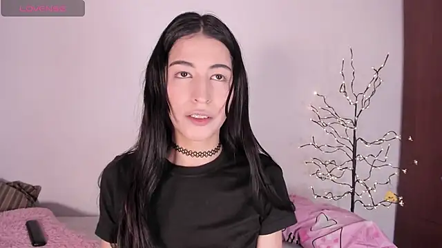 Snapshot of ScarlettRosetti chatting on May 2026 01:44:02 AM ScarlettRosetti online show from May 2026 01:44:02 AM
