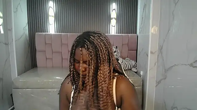 Soffia b online show from October 2025 03:17:01 AM