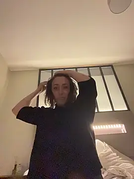 Snapshot of Reine_du_Vice84 chatting on June 2026 01:30:01 AM Reine du Vice84 online show from June 2026 01:30:01 AM