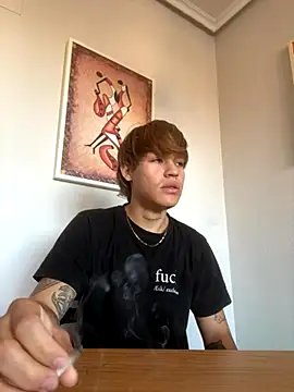 Snapshot of fezgrosso chatting on November 2025 02:27:01 PM fezgrosso online show from November 2025 02:27:01 PM