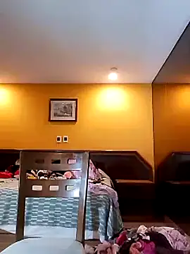 transreyna online show from February 2025 07:05:02 PM