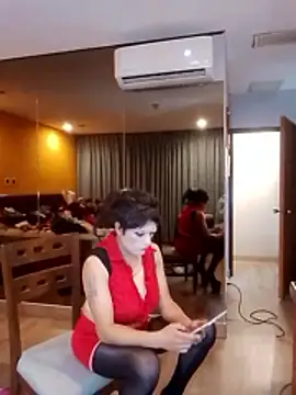 transreyna online show from February 2026 02:06:02 AM