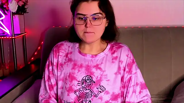  online show from November 2025 04:11:01 AM