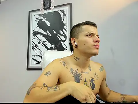 wildthor26 online show from October 2025 03:29:02 AM