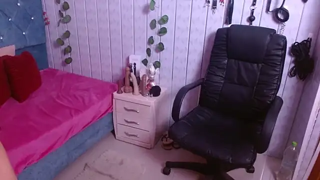 Kathaleyagrayyass online show from December 2025 01:55:02 AM