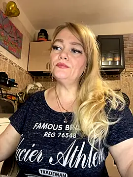 Sweet-blonde online show from October 2025 11:40:01 PM