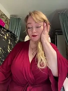 Snapshot of Sweet-blonde chatting on June 2026 12:32:02 AM Sweet-blonde online show from June 2026 12:32:02 AM