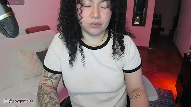 Chubby Licius online show from November 2025 11:59:01 PM