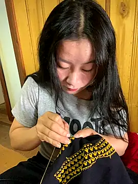 violet-00 online show from October 2025 01:56:01 AM