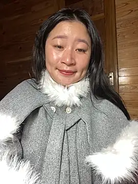 violet-00 online show from November 2025 01:45:02 PM