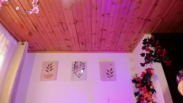 Lauraricci   online show from October 2025 11:20:02 AM