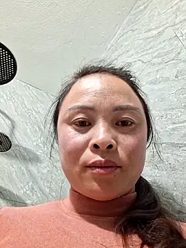 xuxulovezz online show from November 2025 01:00:02 PM