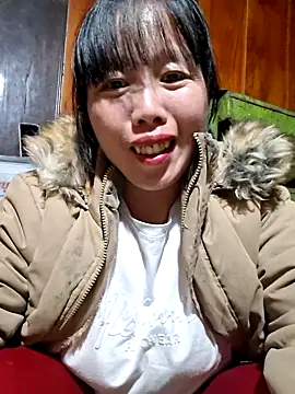 helenzz online show from November 2025 01:02:01 PM