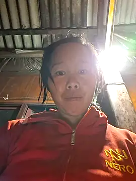 helenzz online show from November 2025 12:00:02 PM