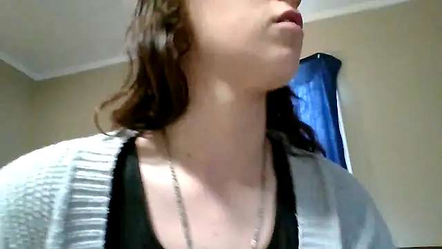 brunettebabexo3 online show from October 2025 06:01:01 PM