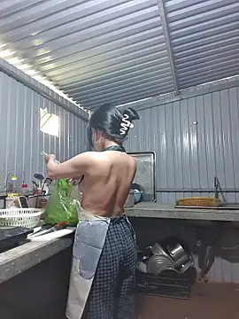 Helen-Tran online show from December 2025 05:35:02 AM