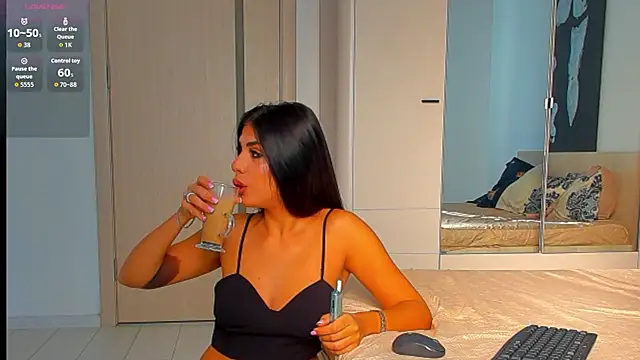 AylinHazellx online show from November 2025 08:36:02 AM