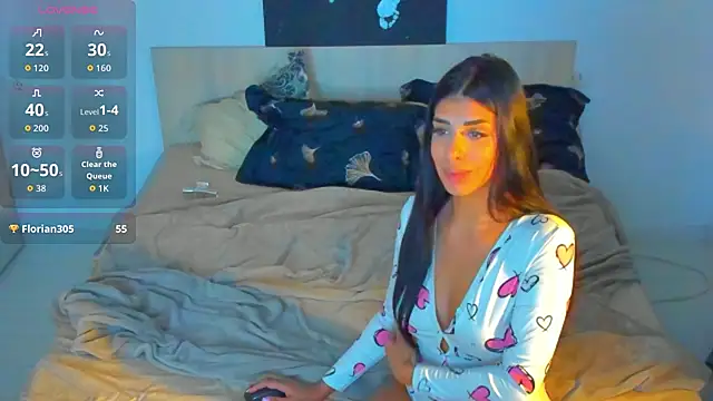 AylinHazellx online show from November 2025 08:20:01 PM