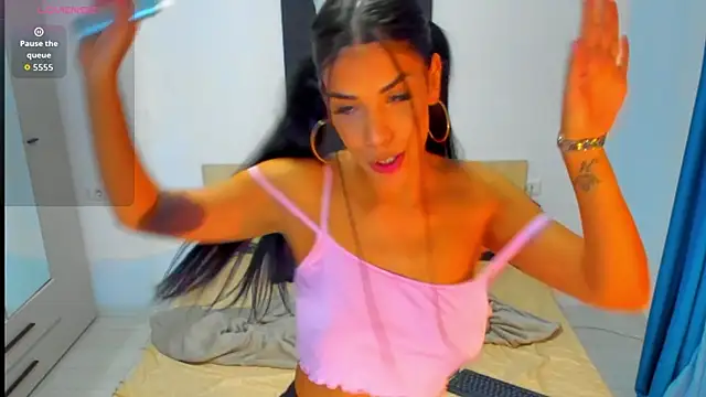 AylinHazellx online show from November 2025 06:09:02 PM