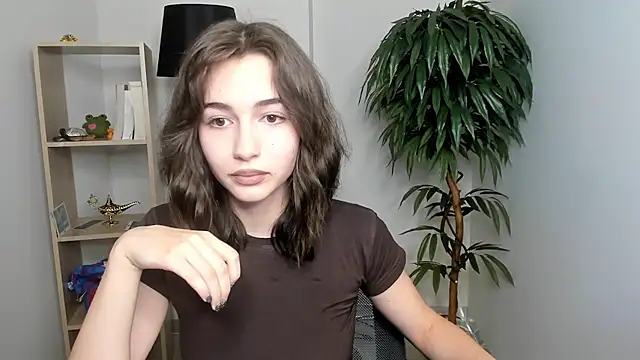 LettySlovacek online show from September 2025 11:02:02 AM