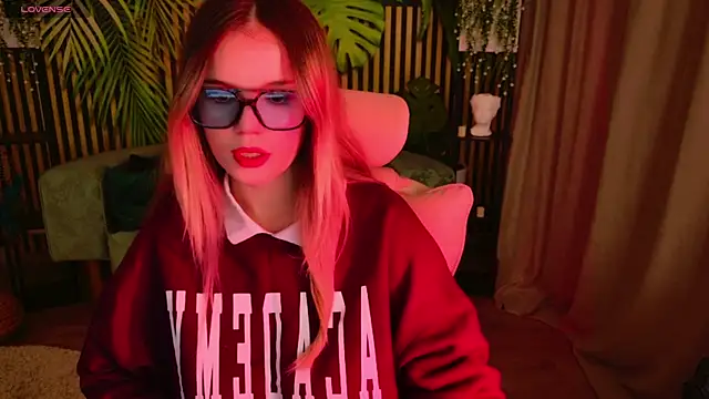 KellyHayden online show from December 2025 06:24:02 PM