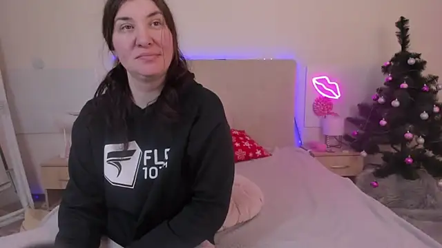 TrishaDarks online show from January 2026 06:48:02 AM