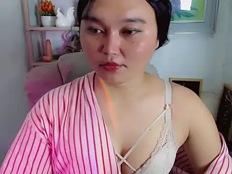 Eyes-on-me online show from June 2026 01:05:01 AM