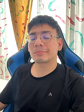 Snapshot of marcuswildx chatting on December 2025 03:10:01 PM marcuswildx online show from December 2025 03:10:01 PM