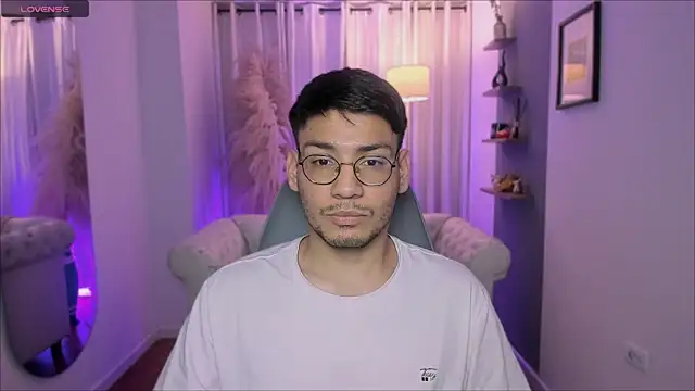 Snapshot of marcuswildx chatting on December 2025 10:15:01 PM marcuswildx online show from December 2025 10:15:01 PM