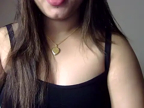 Aaliya02 online show from October 2025 12:28:02 PM