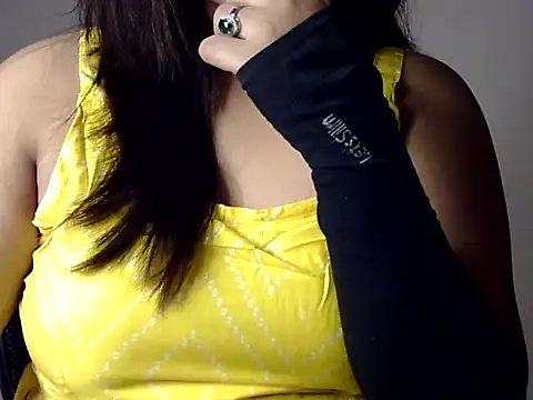 Aaliya02 online show from November 2025 07:40:01 AM